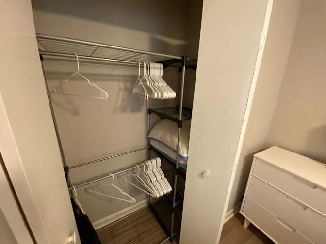 Alcove Rooms's room