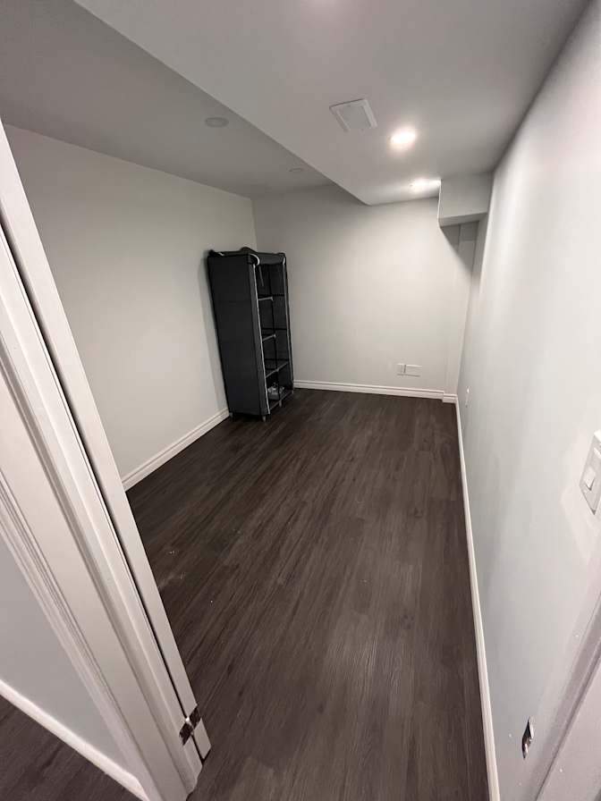 LINTON's room