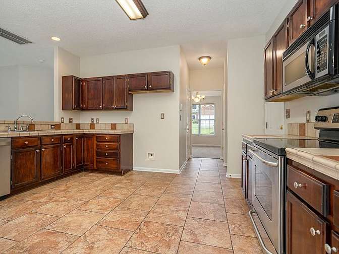 lifedoorrentals's room