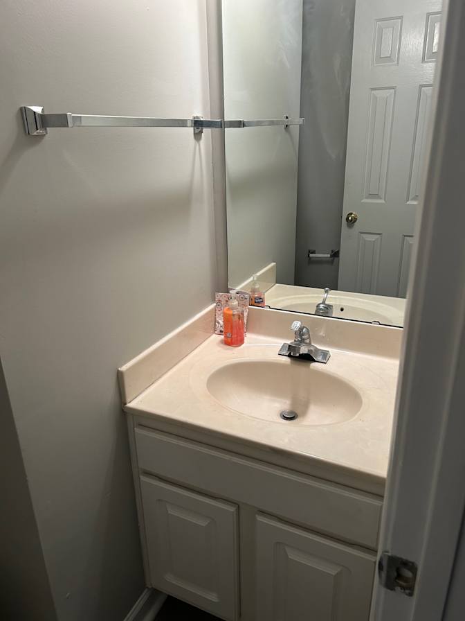 Alcove Rooms's room
