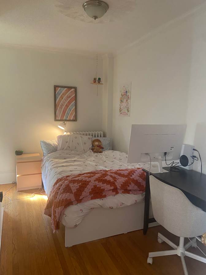 Olivia Hall's room