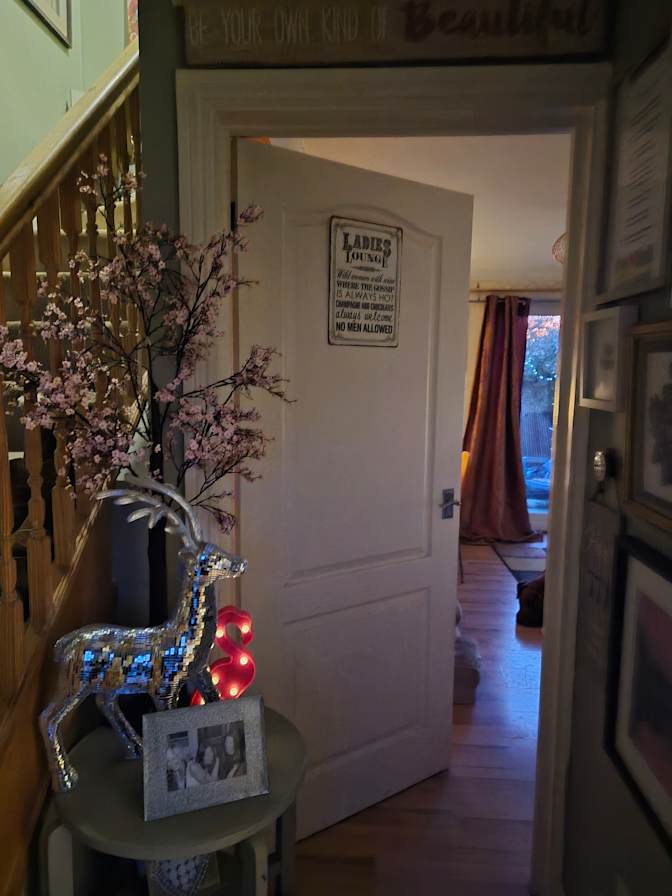 ANGELA GRIFFITH's room