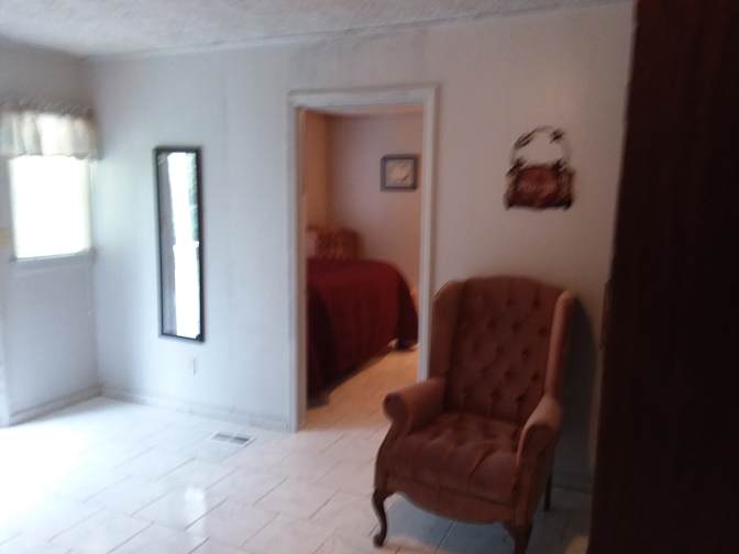 Detres's room