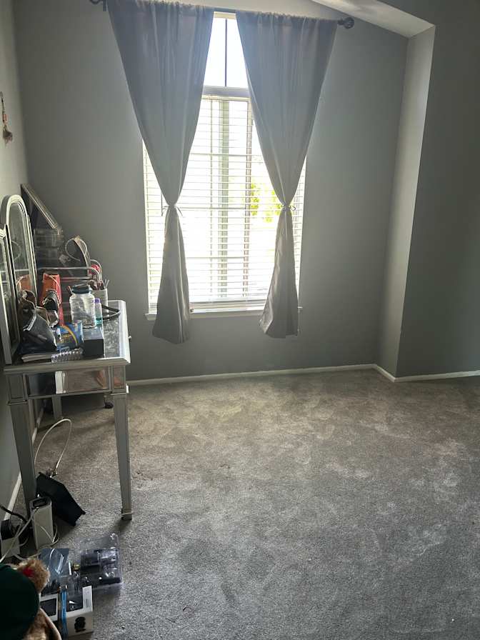 Shelsey Mora's room