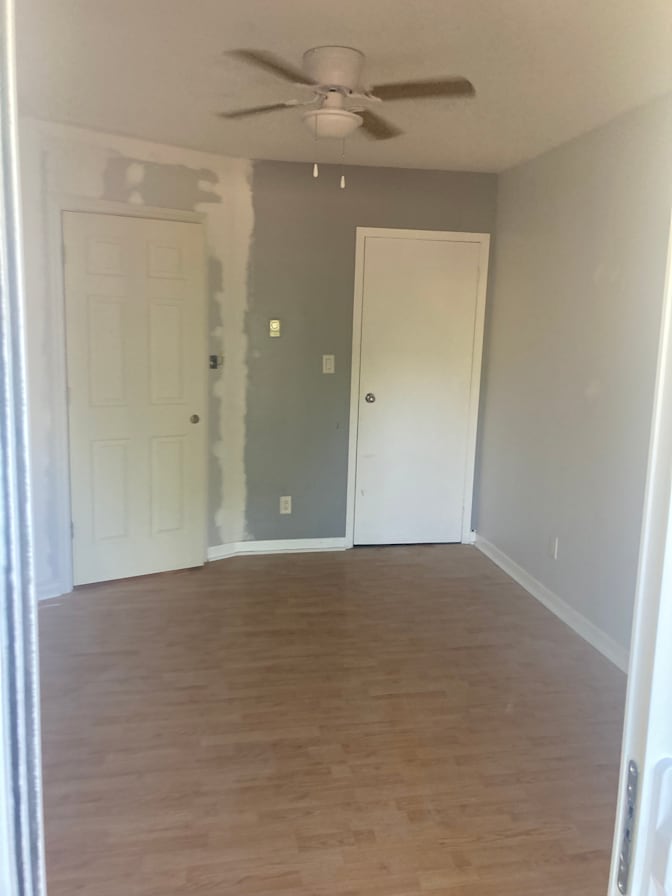 East End - Photo 2