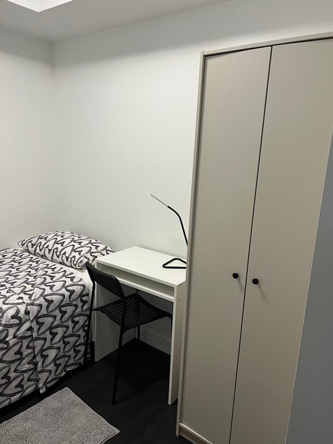 Alexis Zambrano's room