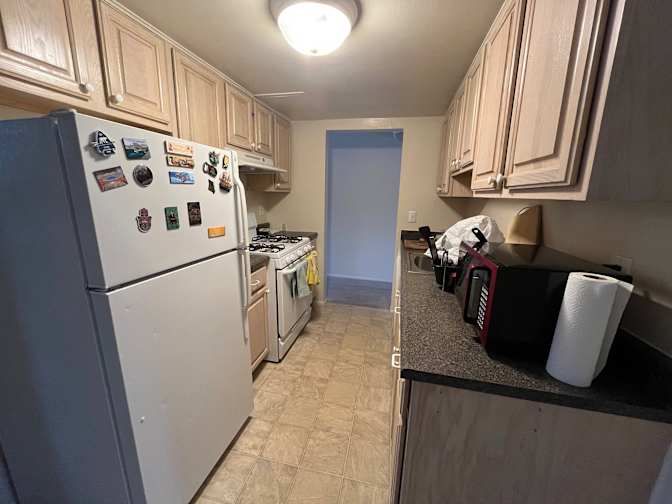 Leslie C.'s room