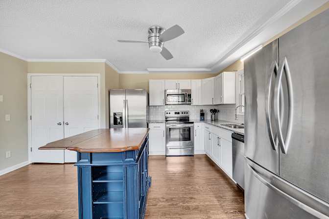 lifedoorrentals's room