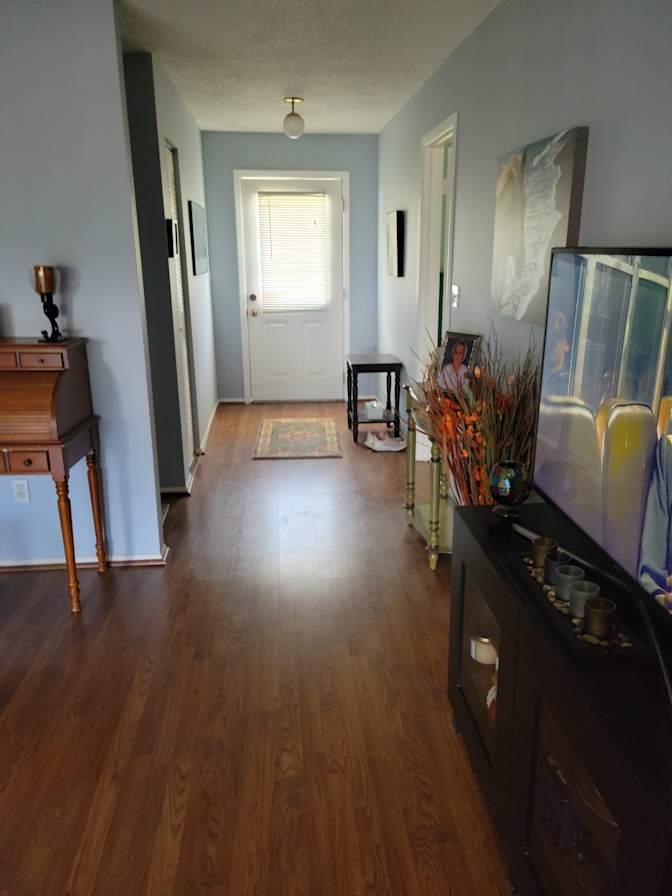Lyne lheureux's room