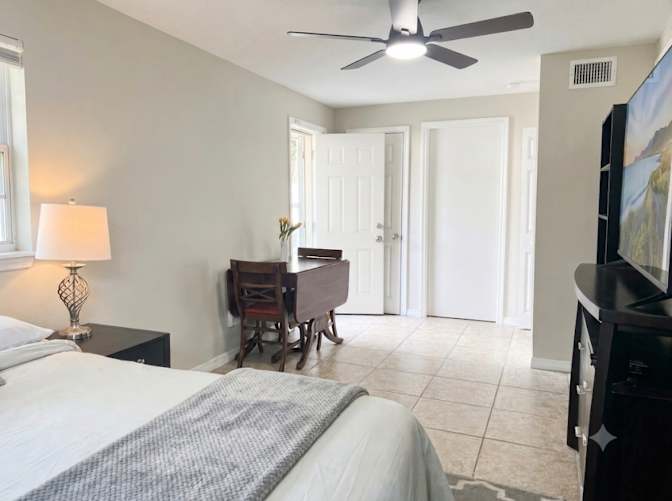 Jennifer Dawson's room