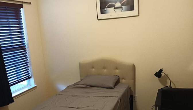 Thomas's room
