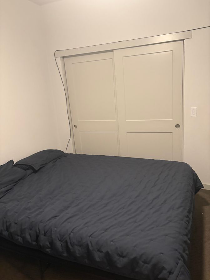 B's room