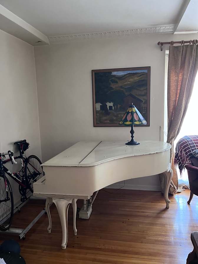 Tom's room