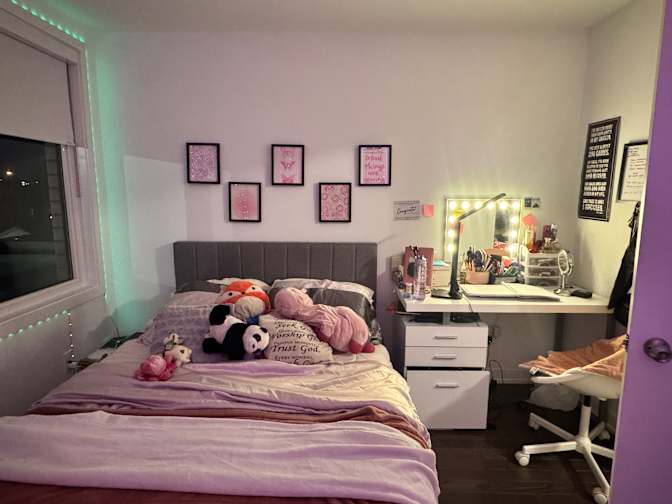 Liz's room