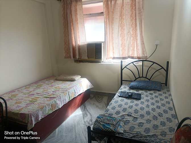 nikhil lakhera's room