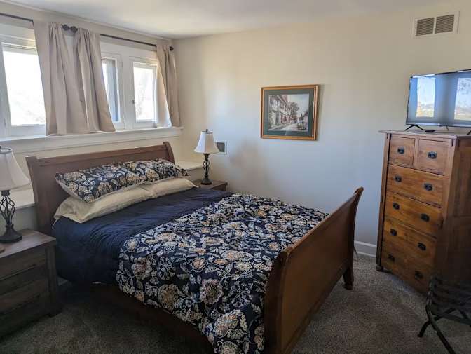 Naomi's room