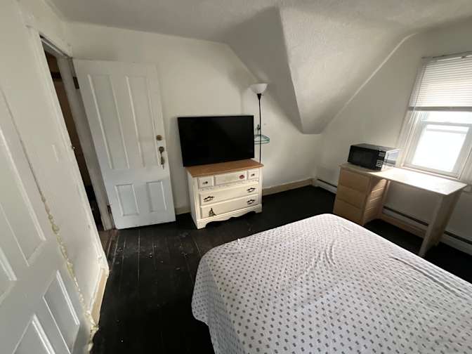 Donovan's room