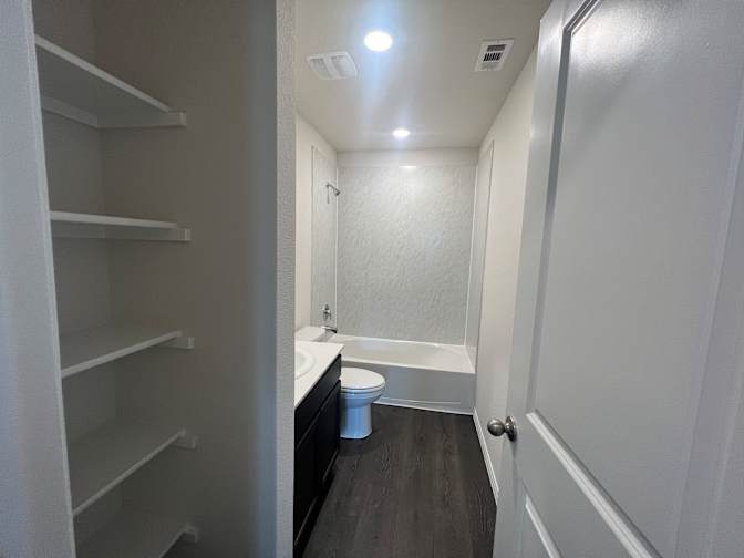 Duy Nguyen's room
