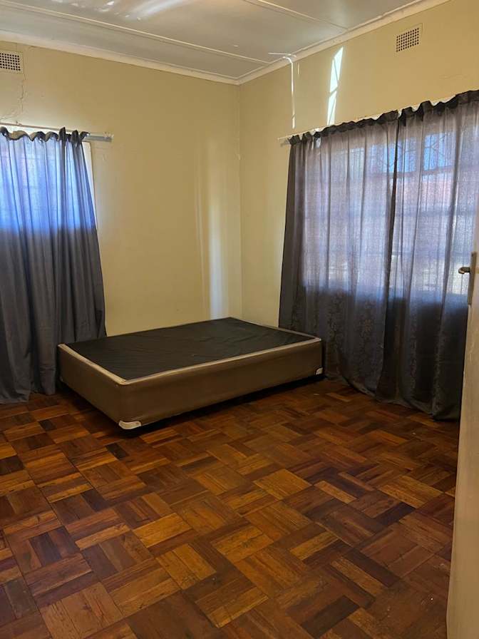 Pascha's room