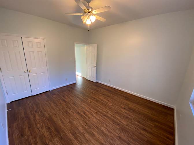 Alcove Rooms's room