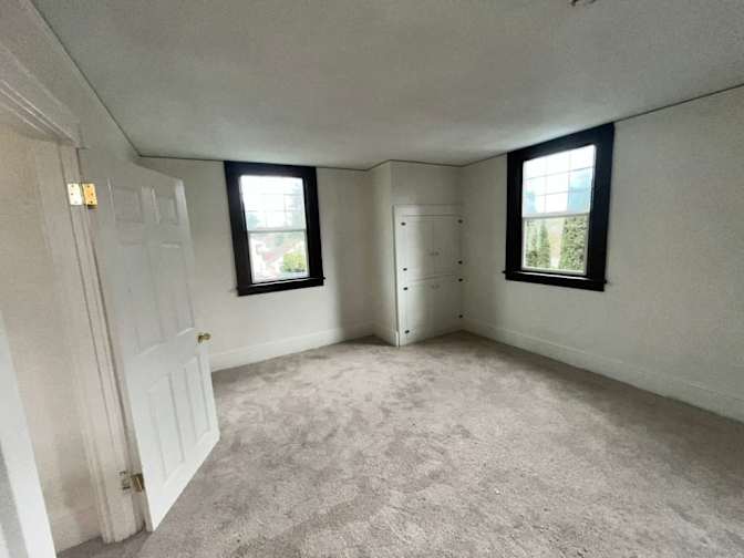 Rodrigue's room