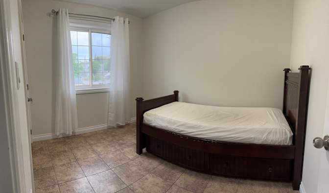 Henrry's room
