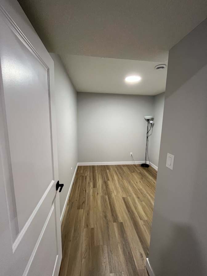 Nikhil Lakhanpal's room