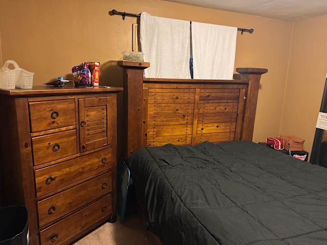 Tom's room
