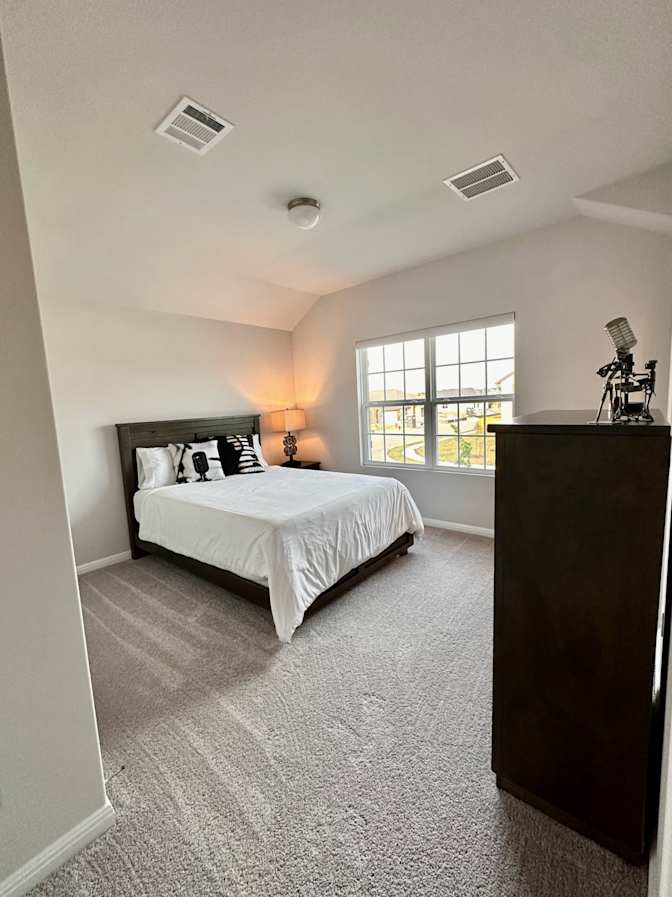 Ali's room