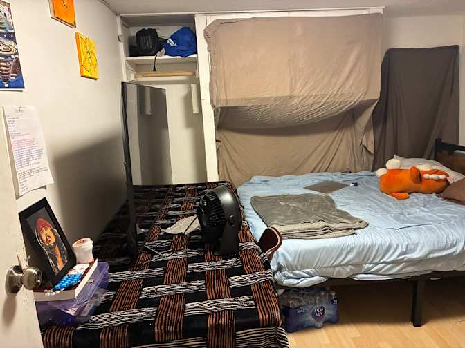 Dada Shiilabhadrananda's room