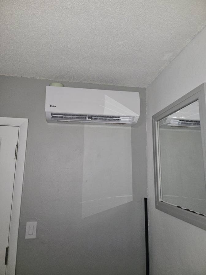 VICKEY WEBSTER's room
