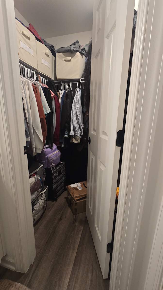 Alcove Rooms's room