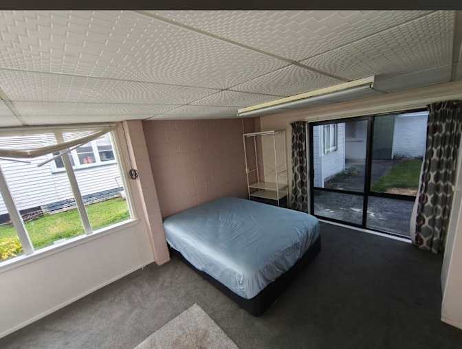 Andrew Hur's room
