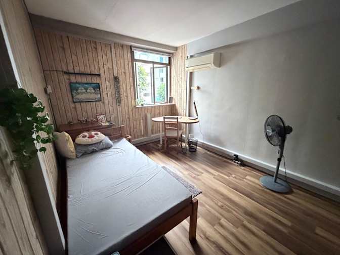 Dave's room