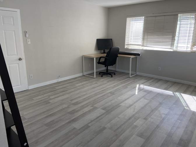 Carlos's room