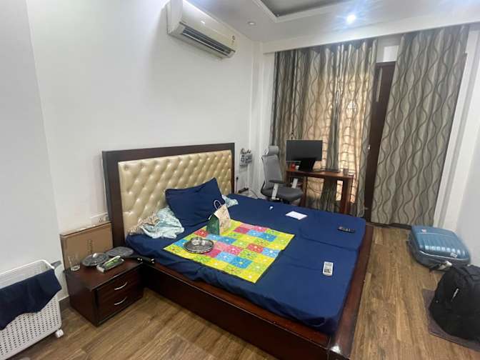 Divyanshi's room