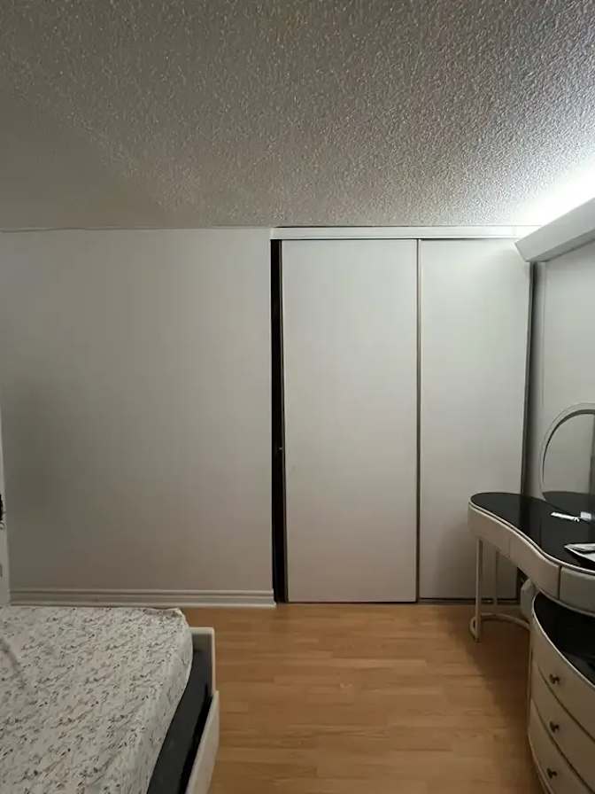 Locantoris's room