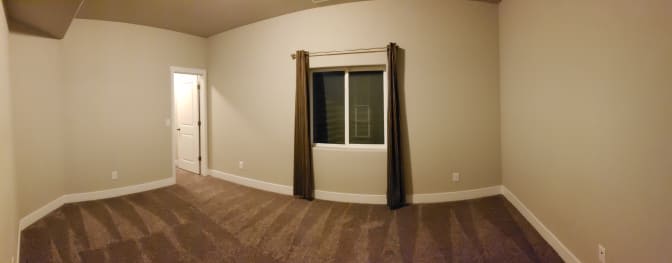 Tom's room