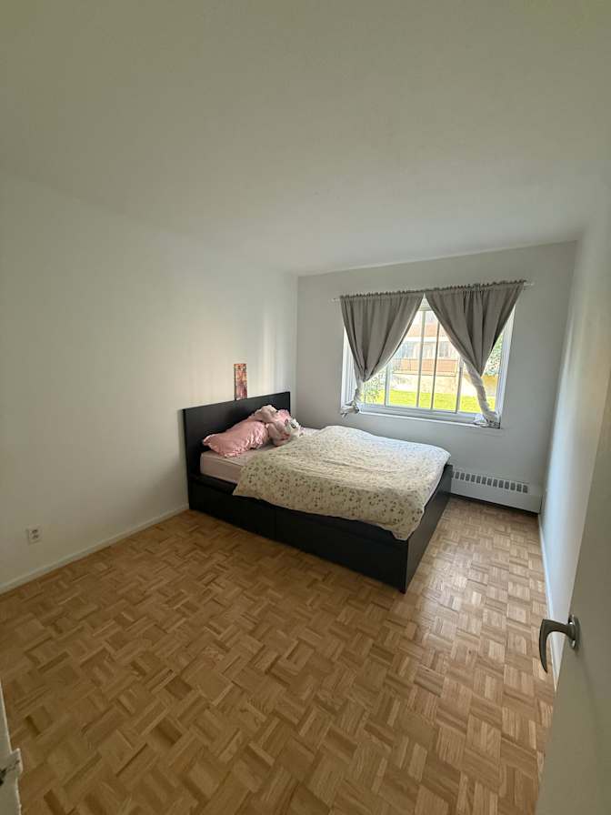 YOUSRA NADI's room