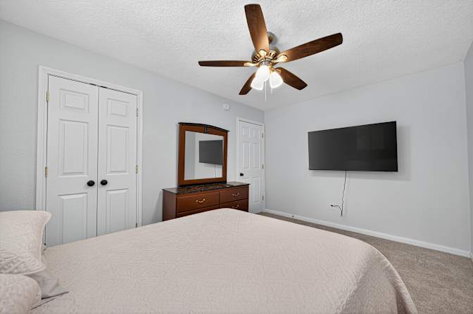 Wilson Realty & Investment Group's room