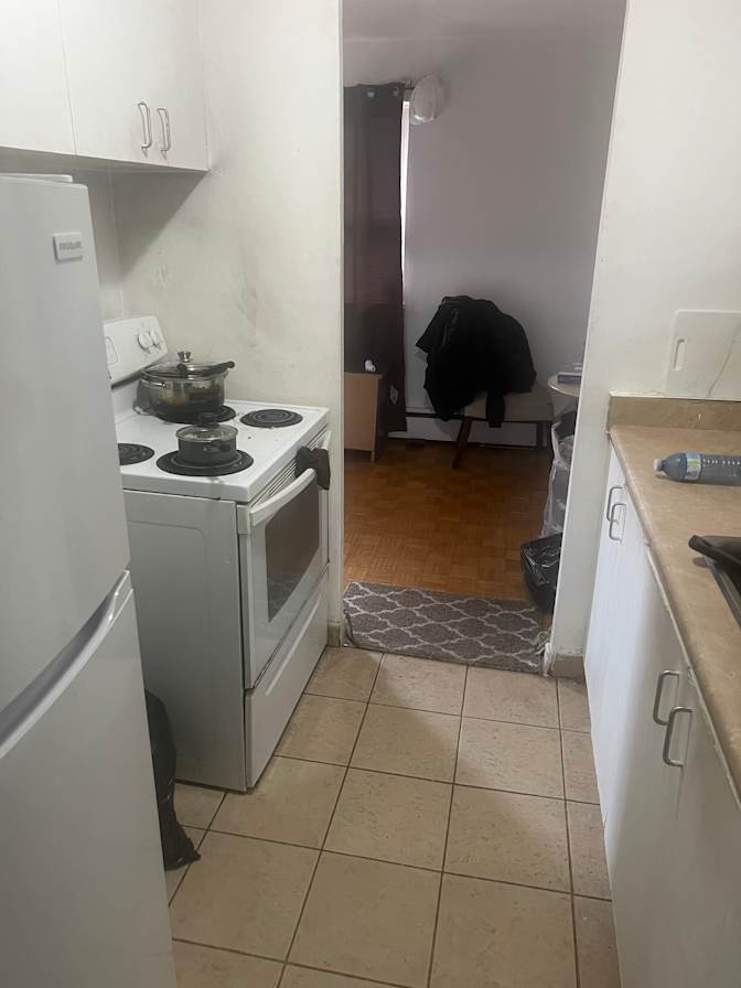 Michael Adekahunsi-gold's room