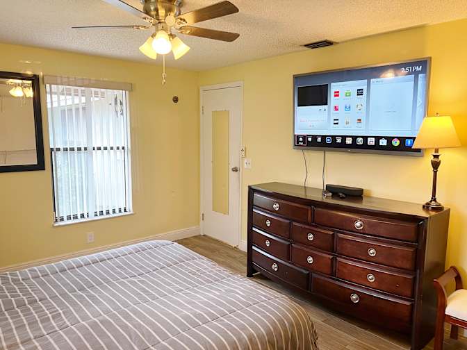 Jason Bryan, Realtor's room