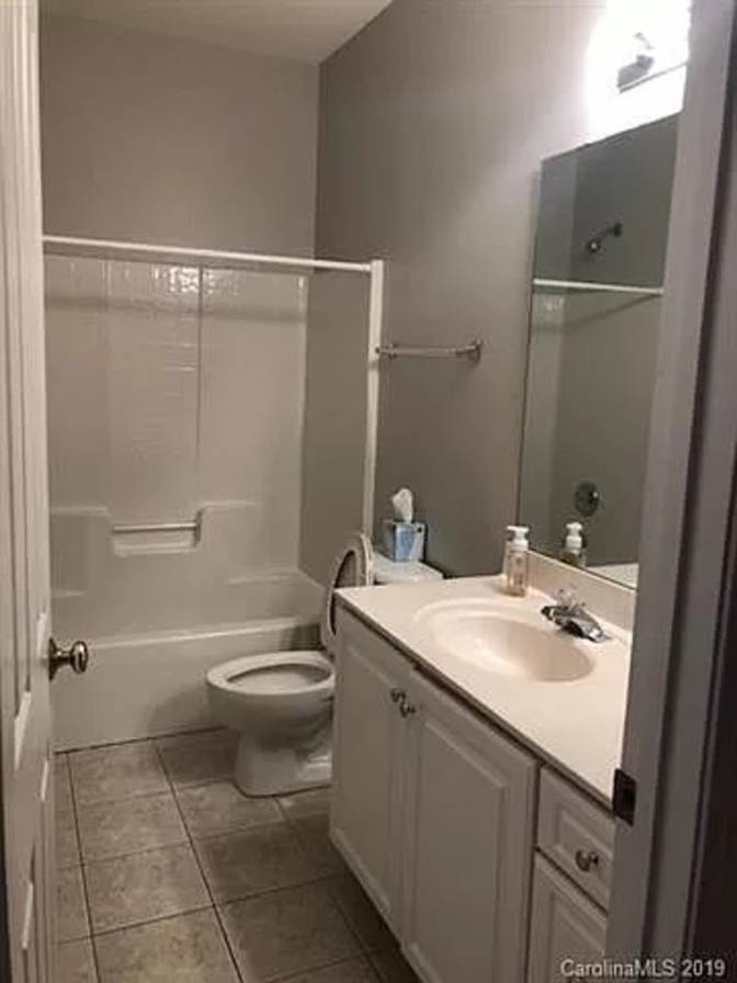 Alcove Rooms's room