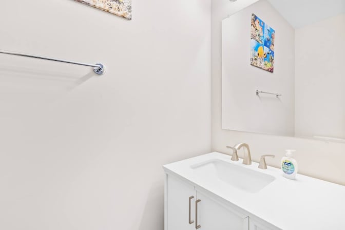 Alcove Rooms's room