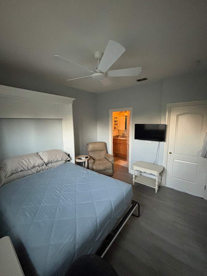 Rayna's room