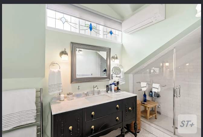 Liz's room