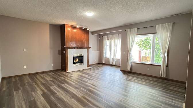 Meng Qiong Huang's room