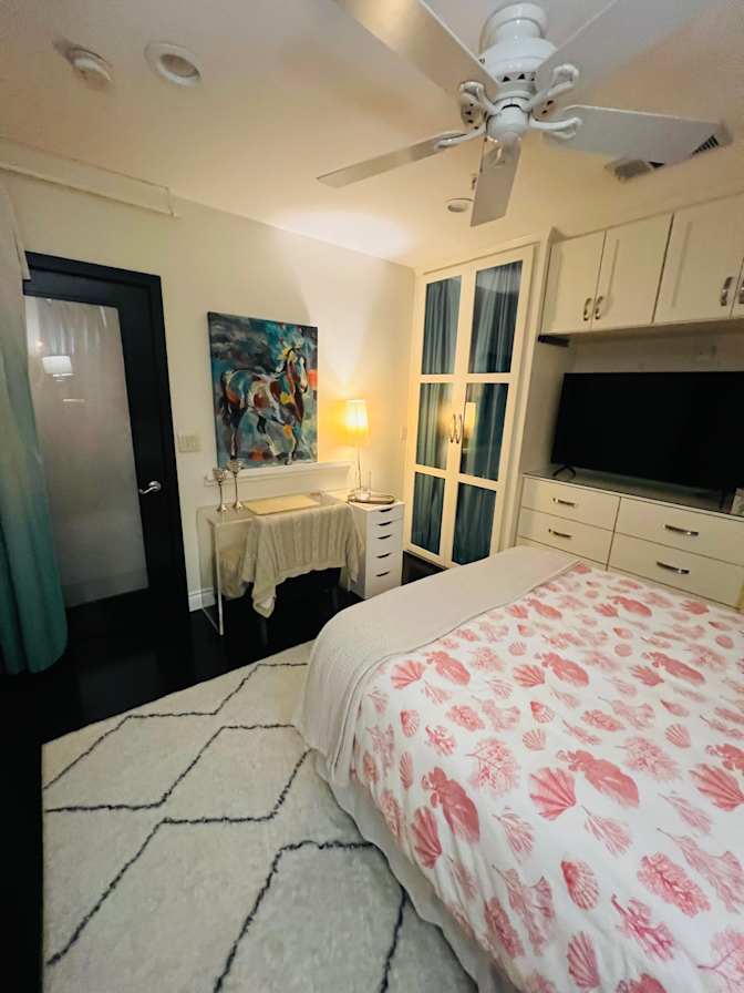 Yvette's room
