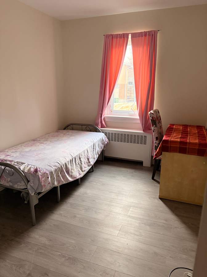 Michelle Menezes's room