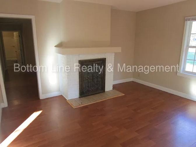 Alcove Rooms's room